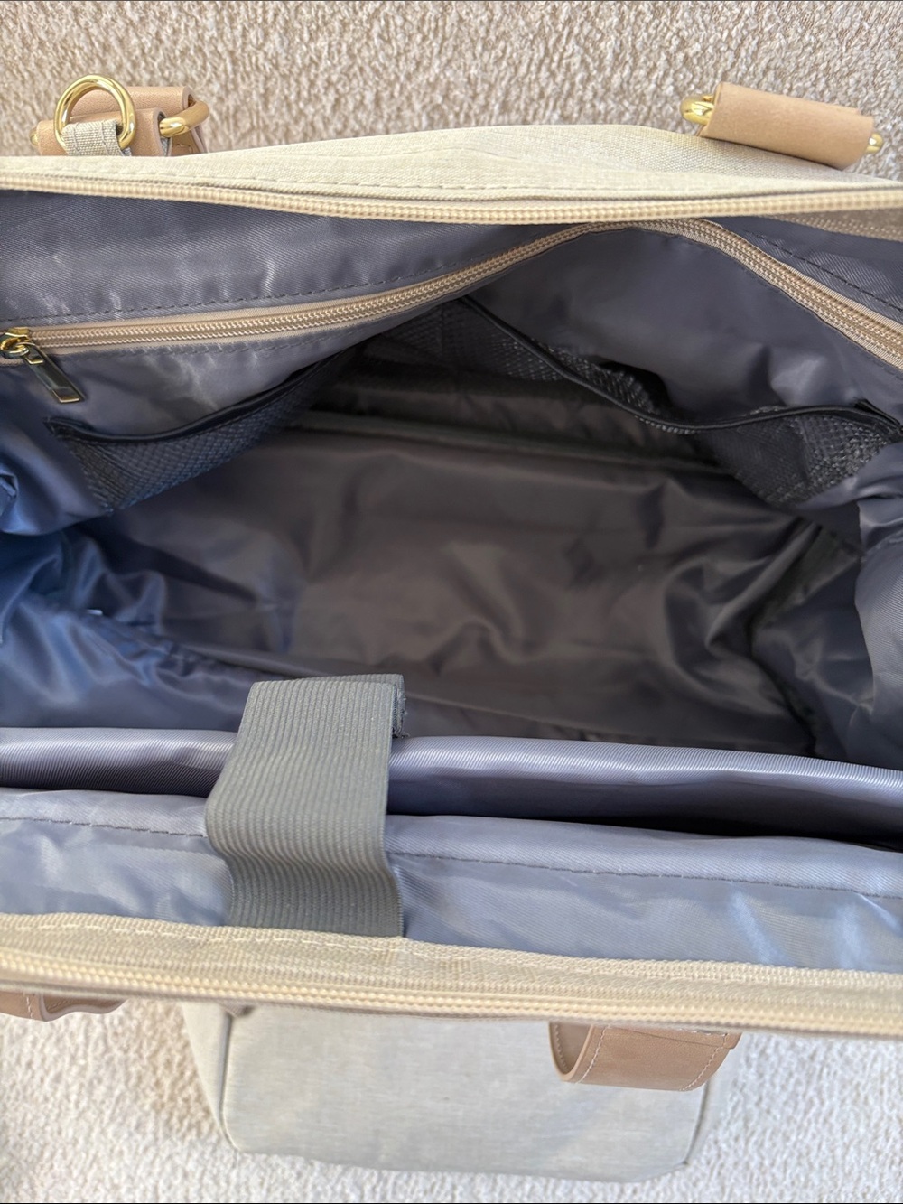 Versatile Beige & Tan Weekend Bag - Picture 2 of 4